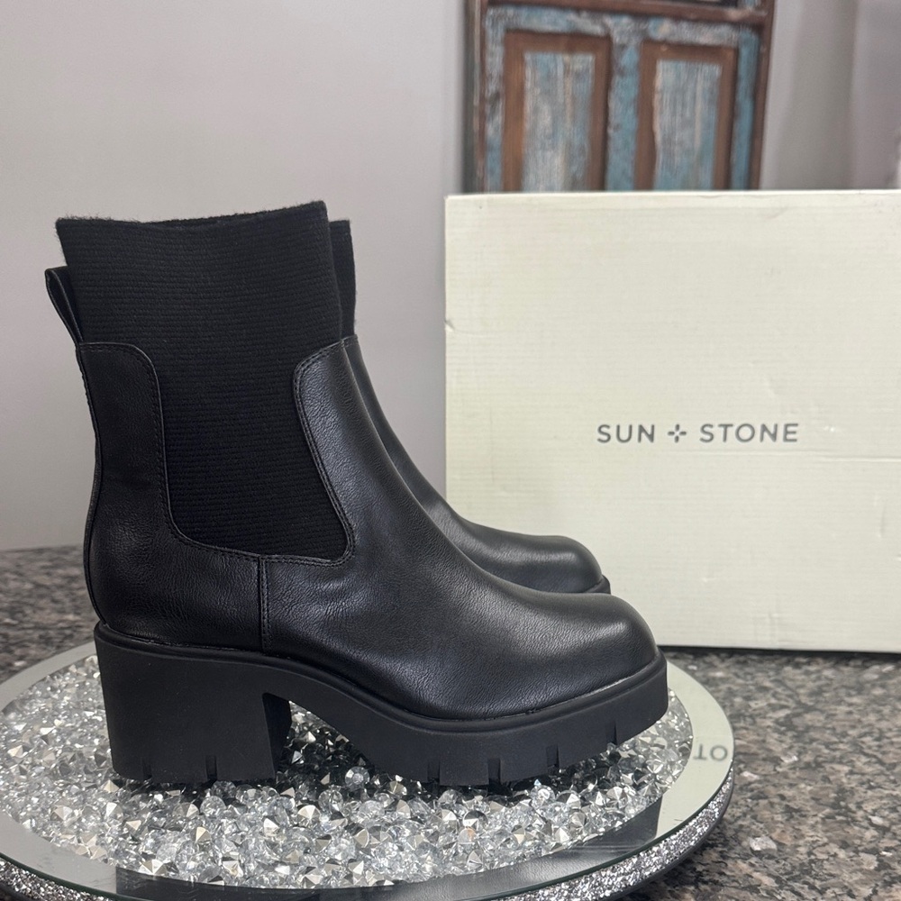 Sun + Stone Verityy Black lug sole Ankle Boots NEW 9